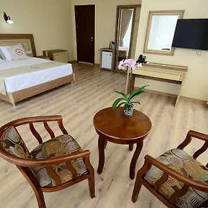 فندق 725 بي